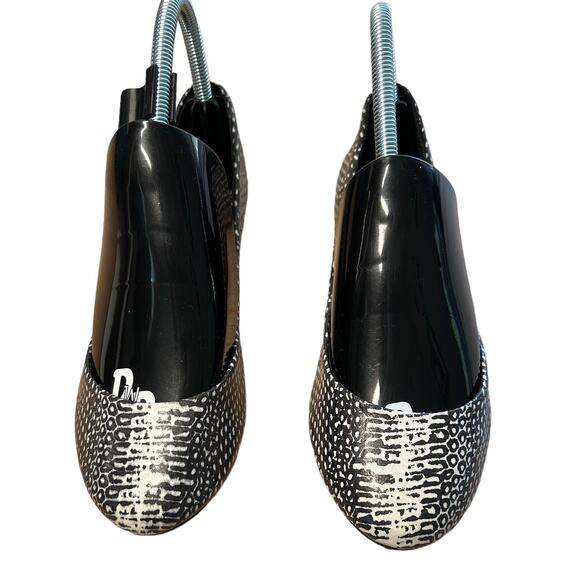 Steve Madden Heaven Black and White Reptile Ballet Flats Size 6 1/2 - Picture 2 of 7